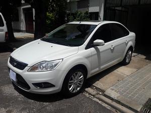 IMPECABLE FORD FOCUS GHIA EXE 4P 2.0