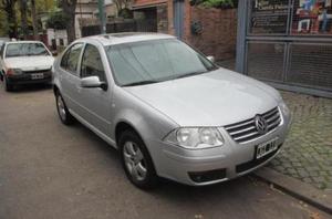 Volkswagen Bora 2.0 Trendline usado  kms