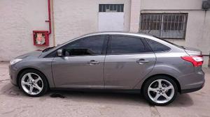 Ford Focus III Sedan SE 2.0L Duratec