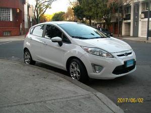 Ford Fiesta Kinetic Titanium 1.6L nafta 5P usado 