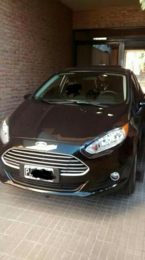 VENDO FIESTA KD  SEDAN con SOLO  KM en