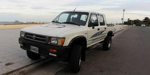 TITULAR VENDE TOYOTA HILUX mod 94 4X4