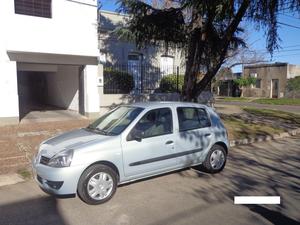 Vendo YA. Clio . Nafta.  kms