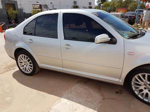 Bora 1.8 T Cuero Manual