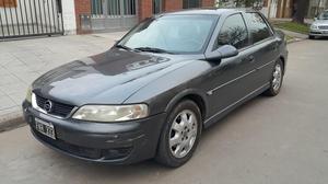 Vectra CD 2,2 C/GNC Oferta contado 06'