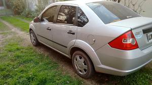 Vendo Ford Fiesta Max Amb.  Km