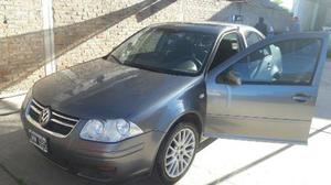 Volkswagen Bora 1.8 Highline 180 CV (LN)