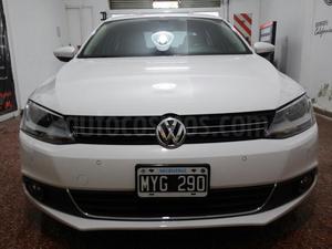 Volkswagen Vento 2.5 FSI Luxury (170Cv)
