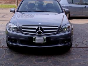 Mercedes Benz Clase C 200 Avantgarde er. dueño, GPS