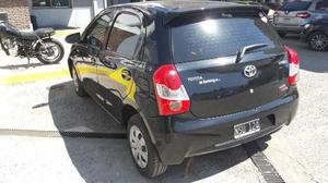 Toyota Etios 1.5 XS (90cv) 5Ptas.