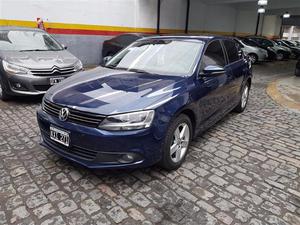 Volkswagen Vento 2.5 Luxury ATcv)