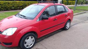 FORD FIESTA MAX. IMPECABLE. PERMUTARIA