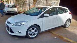 Ford Focus 5P 2.0L SE Plus