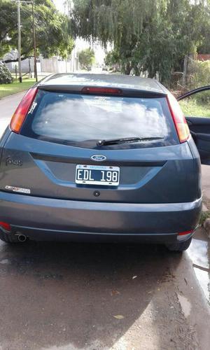 Vendo Ford Focus  Ambient,1.8 Zetec