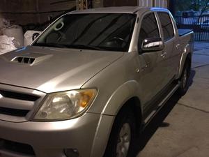 OPORTUNIDAD HILUX SRV 4x en EXCELENTE ESTADO $!