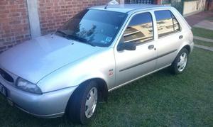 VENDO HERMOSO FORD FIESTA CLX $ 