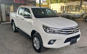 HILUX 4X4 D/C SR 2.8 TDI 6 M/T