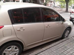 vendo nissan, tiida  pocos km