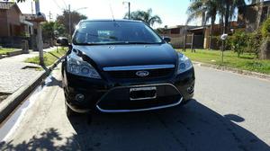 Vendo Ford Focus Ghia  Cuero.