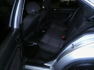 Volkswagen Bora 2.0 Comfortline usado  kms