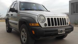 Dueña vende Jeep Cherokee v6 3.7 gnc 5ta con 25m3