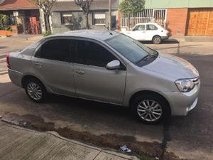 Toyota Etios XLS usado  kms