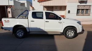 TOYOTA HILUX SR 4X4 D/C 3.00