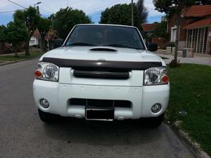 Vendo o permuto Nissan Frontier  kms