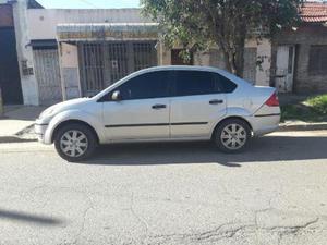 Ford Fiesta Max Ambiente usado  kms