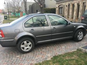 Volkswagen Bora 2.0 Trendline usado  kms