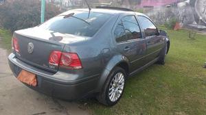 Volkswagen Bora 1.8 T Highline usado  kms