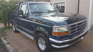 Ford F-150 XLT V8 Space Cab
