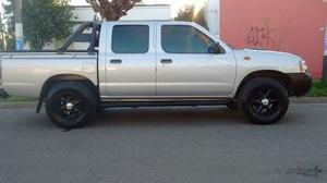 Nissan NP300 C/Doble 2.5 TD MT 4xcv)