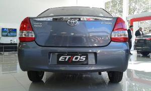 Toyota Etios X usado  kms