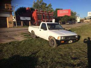 Toyota Hilux 2.4D % 2.8D C/D 4x2 DLX