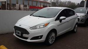 Ford Fiesta Kinetic Titanium 1.6L nafta 5P usado 