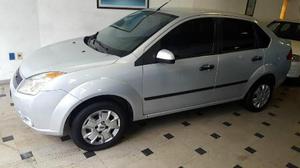 Ford Fiesta Max Ambiente Plus usado  kms