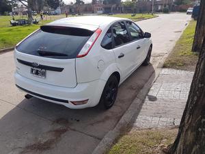 Ford Focus v impecable