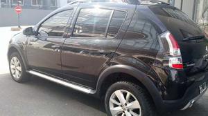 Renault Sandero Stepway v Privilege Nav