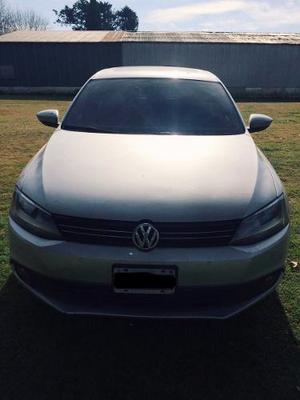 Volkswagen Vento 2.5 Luxury MT (170cv)