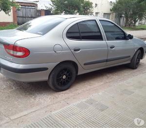 vendo permuto megane 