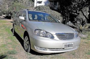 TOYOTA COROLLA FIELDER UNICO DUEÑO IMPECABLE