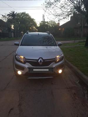 Renault Sandero Stepway v Privilege Nav