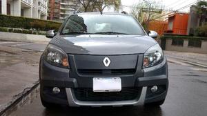 Renault Sandero Stepway v Privilege Plus