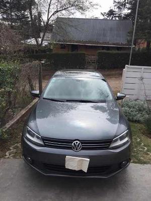 Volkswagen Vento 2.5 Luxury MT (170cv)