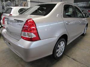 Toyota Etios XS usado  kms