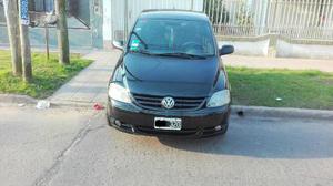 Volkswagen Fox Trendline 5P usado  kms