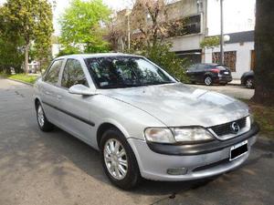 Chevrolet Vectra 2.2 CD usado  kms