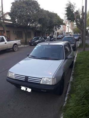 Peugeot 205