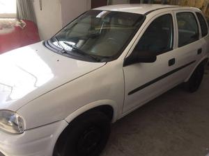 VENDO CORSA 1.6, 4 PUERTAS. MODELO 